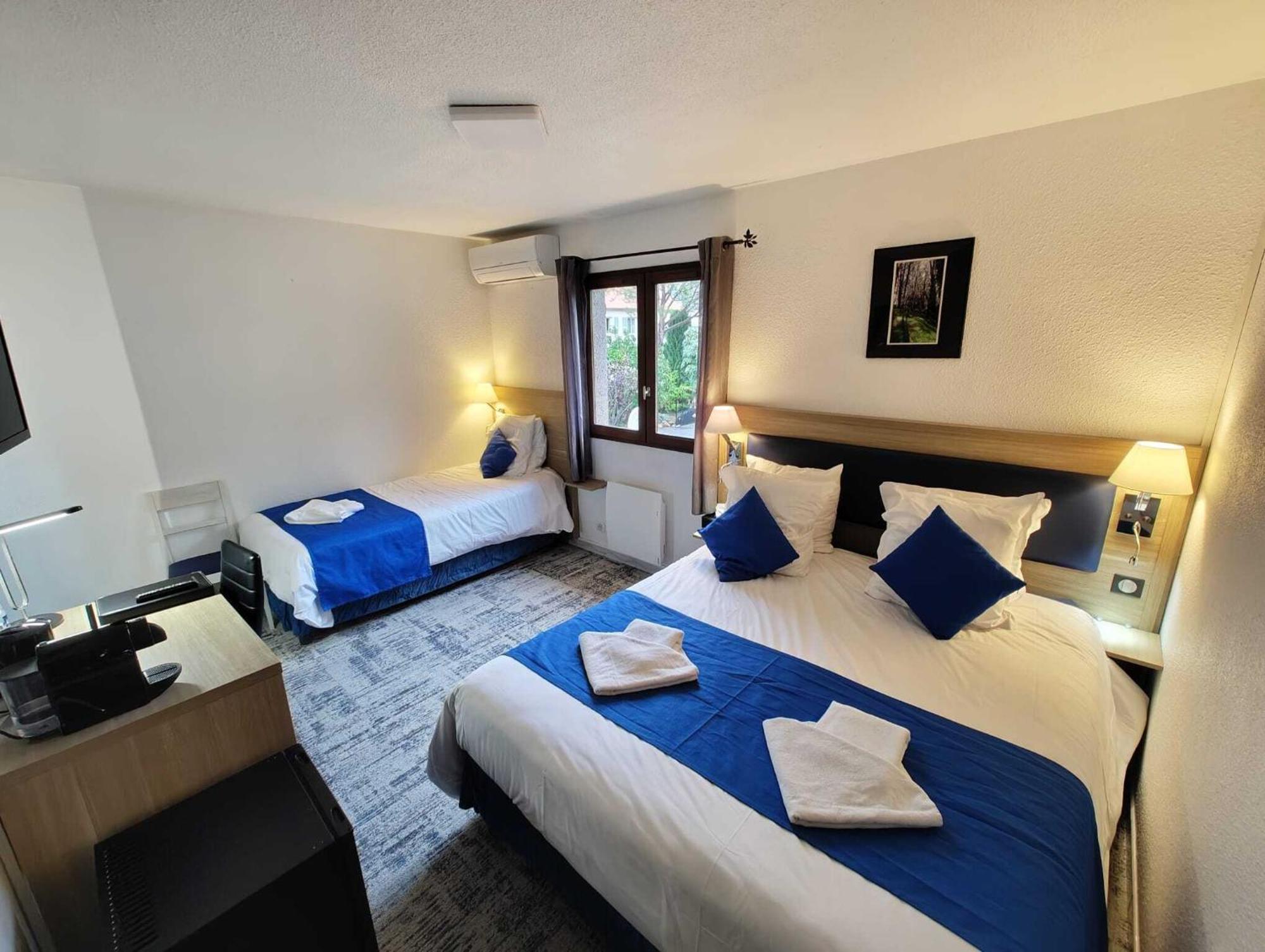 Hotel Les Alizes Puget-Théniers Стая снимка